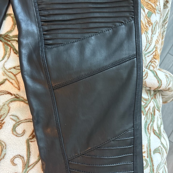 7 for all mankind faux black leather sz small pants EUC - Picture 4 of 14